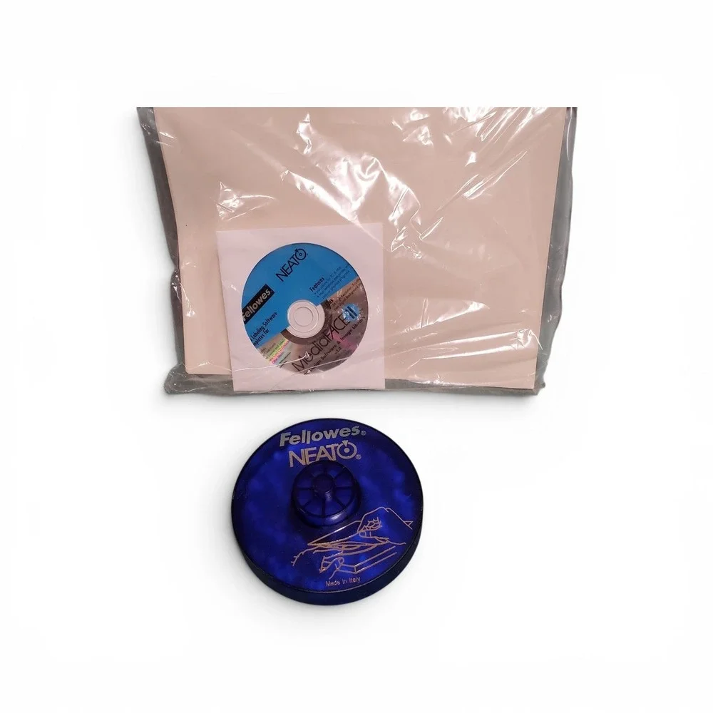 Fellowes NEATO CD Labeling System Kit 99940 with Applicator Software and Labels